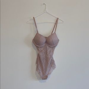 H&M LIGHT PINK LACE BODY SUIT 💫